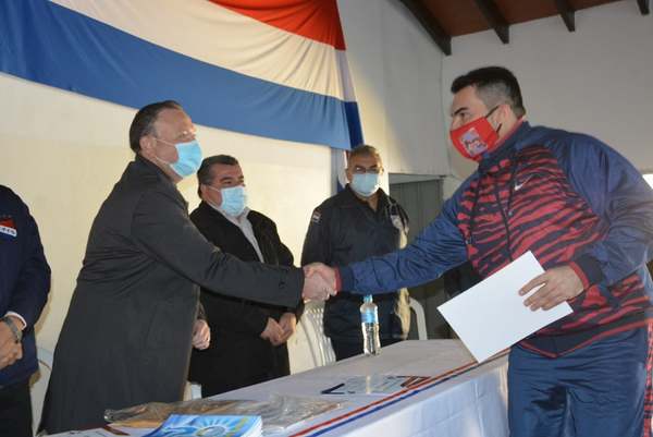 Finaliza exitoso curso para árbitros y entrenadores de fútbol de salón en Tacumbú