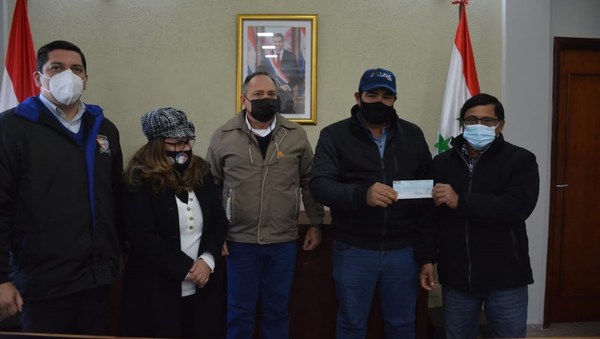 Gobernación entregó aporte a productores - Noticiero Paraguay