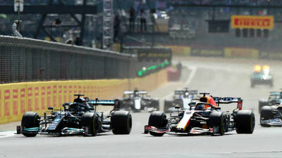 Red Bull solicitará revisión de la penalización a Hamilton