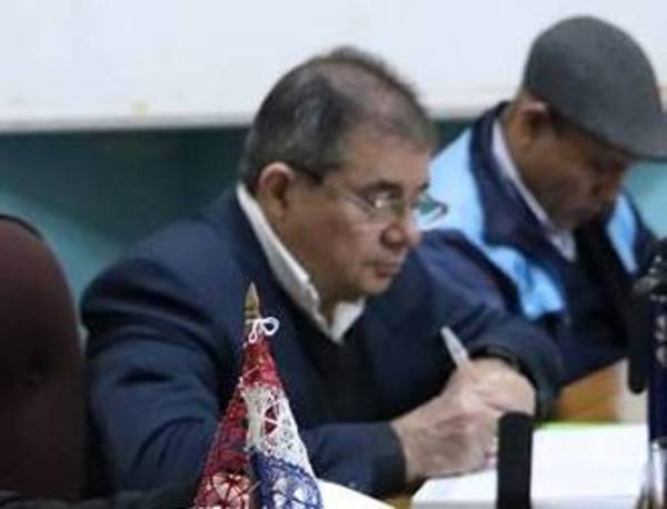 Presidente de junta municipal califica de «violentos» a ciudadanos que depositaron basura en sala de sesiones | Radio Regional 660 AM