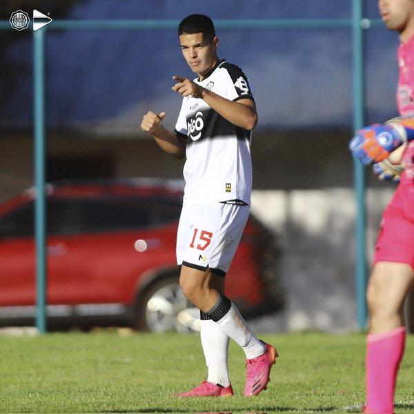 Gustavo Peralta, el chico que padece de discapacidad auditiva y marcó un doblete con Olimpia - Megacadena — Últimas Noticias de Paraguay