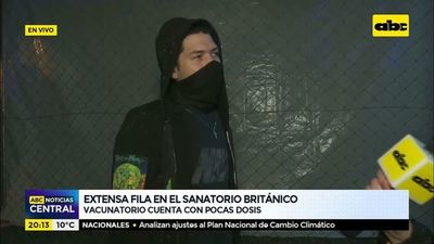 Extensa fila en el Sanatorio Británico - ABC Noticias - ABC Color