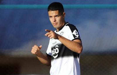Gustavo Peralta venció la adversidad y debutó en Olimpia