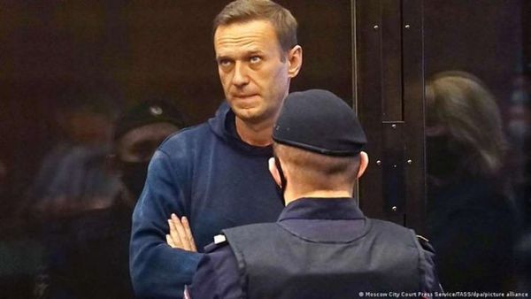 Rusia quiere bloquear cuentas de Navalni en redes sociales