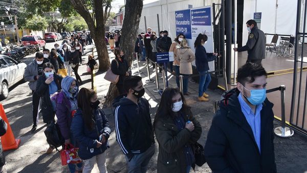 Recién en la segunda semana de agosto retomarían primera dosis