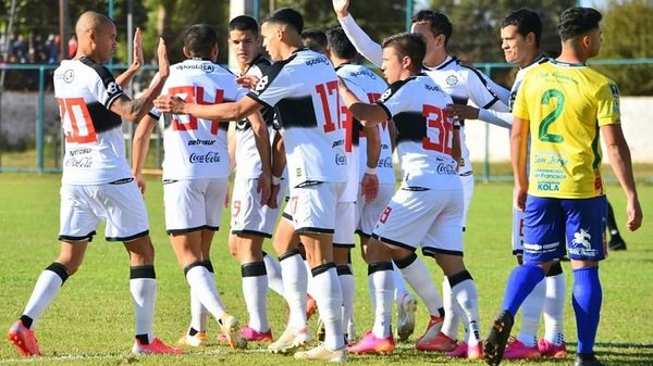 Olimpia golea a Deportivo Primavera y pasa de ronda | Noticias Paraguay