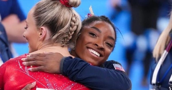 Simone Biles agradece el apoyo recibido: “Soy más que mis resultados, nunca lo creí antes” - SNT