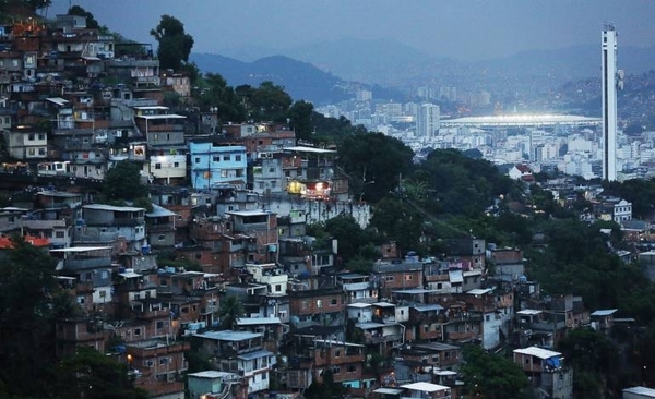 Diario HOY | La vacunación masiva anticovid llega al mayor complejo de favelas de Río