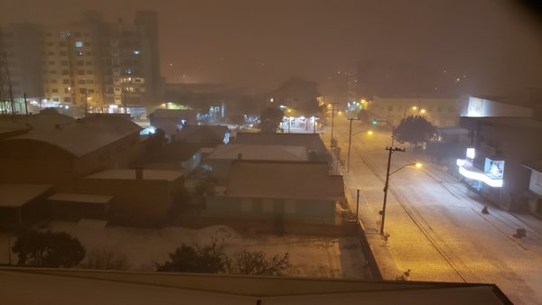 Varias ciudades del sur de Brasil quedan envueltas en nieve en medio de nevadas inéditas y temperaturas gélidas (Video)