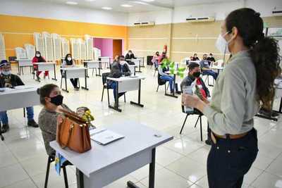 Emprendedores de Salto del Guairá fueron capacitados en manejo de plantas medicinales | .::Agencia IP::.