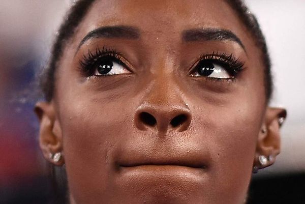 Biles hace podio al sensibilizar sobre la importancia de la salud mental - Gente - ABC Color