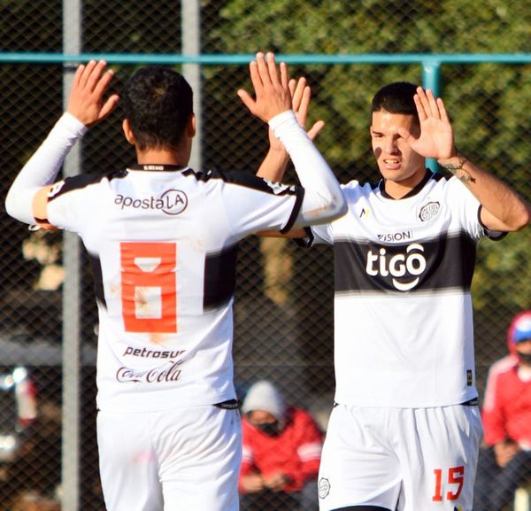 Olimpia pasa con goles y el Ciclón debuta hoy - Fútbol - ABC Color