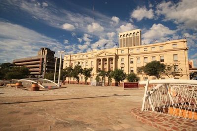BNF anuncia demanda judicial contra rechazo del BCP a reconsideraciones en sanción antilavado - MarketData
