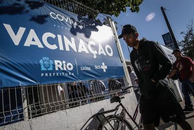 Favelas de Brasil tendrán por primera vez vacunación masiva anticovid - Mundo - ABC Color