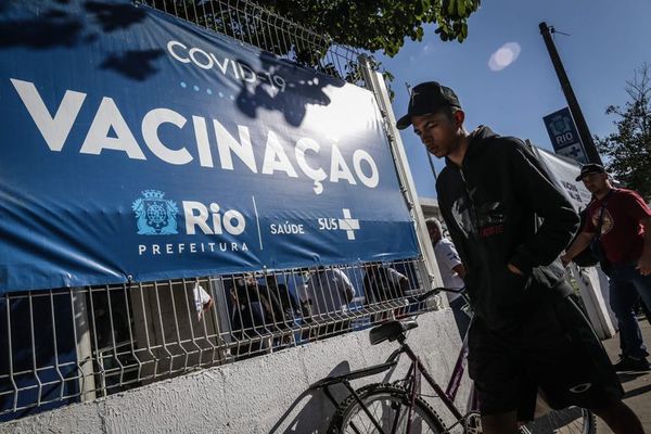 Favelas de Brasil tendrán por primera vez vacunación masiva anticovid    - Mundo - ABC Color