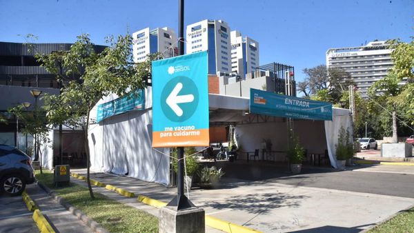 Escasa presencia de personas para aplicación de la segunda dosis