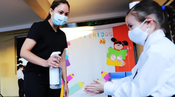 Más horas de clases y transporte escolar gratis en ciertas zonas, ideas para el 2022