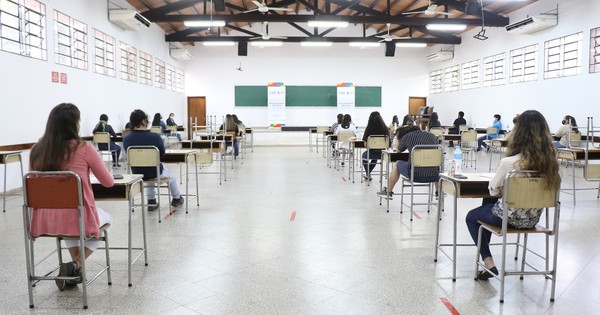 La Nación / Educación: más horas de clases y transporte gratis, ideas para 2022