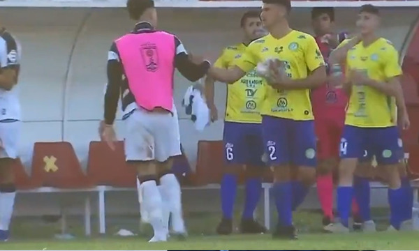 La historia detrás del regalo de botines de Ramón Sosa a un jugador del Deportivo Primavera - OviedoPress