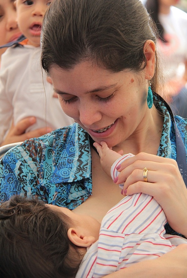 La lactancia materna es responsabilidad de todos para asegurar la nutrición del niño y evitar la mortalidad neonatal | .::Agencia IP::.