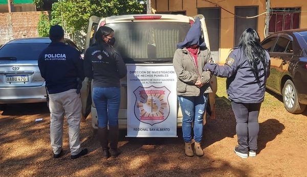 Cae mujer que se hizo pasar por funcionaria del INDERT para estafar a colono