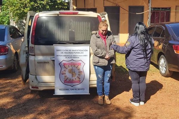 Cae en entrega vigilada una falsa funcionaria del Indert - Nacionales - ABC Color