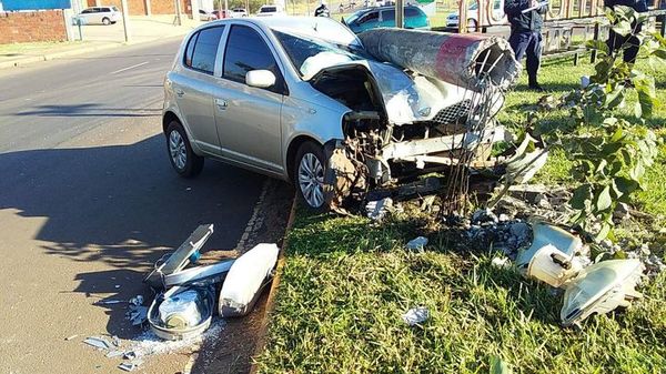 Aparatoso accidente rutero en Encarnación - Nacionales - ABC Color