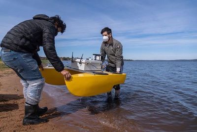 Con drones acuáticos buscan monitorear contaminación del Lago Ypacaraí - Nacionales - ABC Color