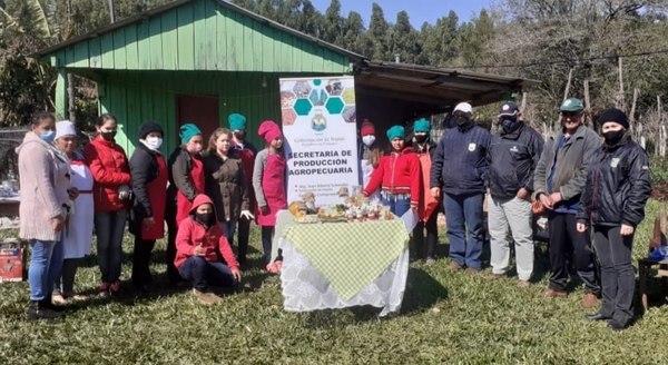 CURSOS DE INDUSTRIALIZACIÓN DE PRODUCTOS FRUTIHORTÍCOLAS SON PROPICIADOS POR LA GOBERNACIÓN DE ITAPÚA