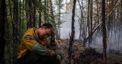 La Nación / Incendios en Siberia: “Necesitamos más gente”, piden los exhaustos bomberos