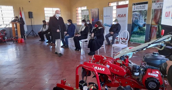 La Nación / Empresa coreana donó multicultivadores a escuela agrícola de Minga Guazú