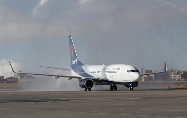 La aerolínea estatal de Bolivia se une a la campaña contra la trata y tráfico - MarketData
