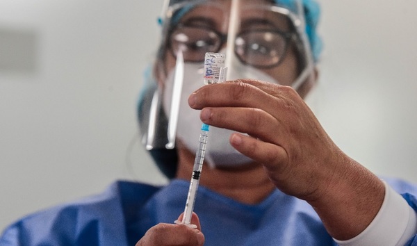 CON SEGURIDAD, PUEDE RECIBIR EN SIMULTANEO VACUNAS ANTICOVID Y ANTIGRIPAL