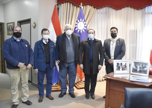 EMBAJADOR DE LA REPÚBLICA DE CHINA TAIWAN VISITÓ AL GOBERNADOR DE ITAPÚA