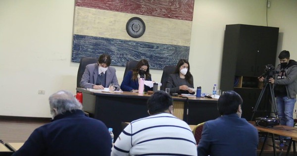 La Nación / Fiscales piden 10 años de cárcel para OGD y su hijo