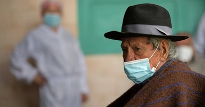 La Nación / Colombia puede imponer restricciones a quienes no se vacunen, advierte ministro
