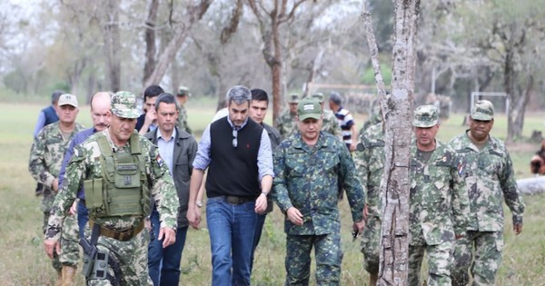 La Nación / Comando de las Fuerzas Militares garantiza lucha incansable contra grupos criminales