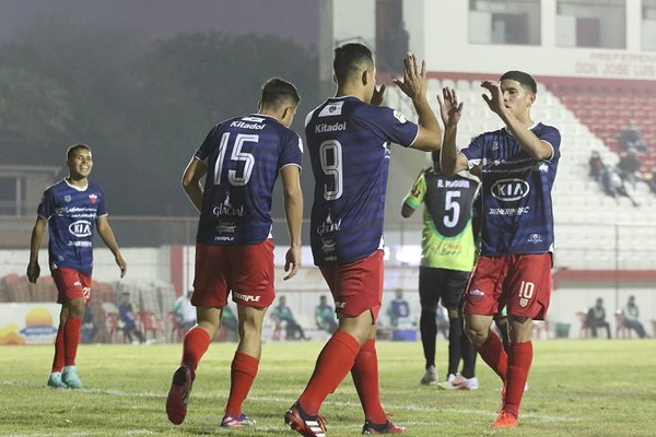 Sin piedad y con un ¡17 a 0!, Fernando de la Mora destroza el sueño del Atlético Trébol