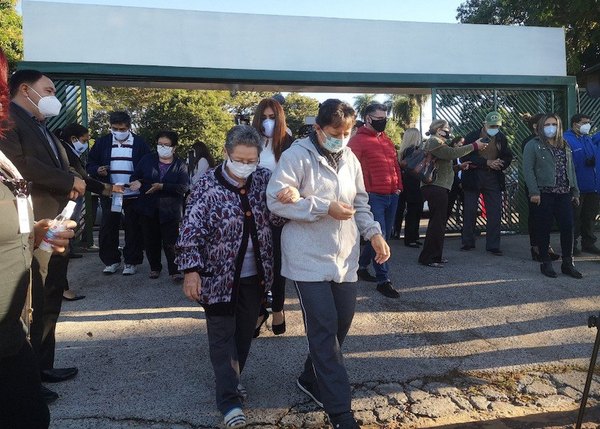 Crónica / Casi 300 mil vacunados ya con la segunda dosis