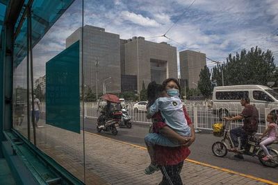 La incertidumbre por regulaciones y rebrotes en China lastra al Hang Seng - Mundo - ABC Color