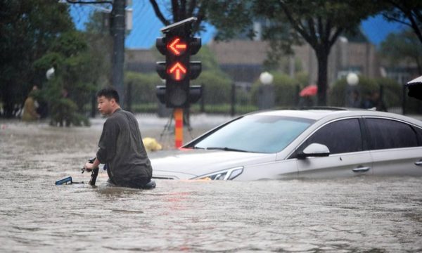 Inundaciones en China dejan casi 100 muertos