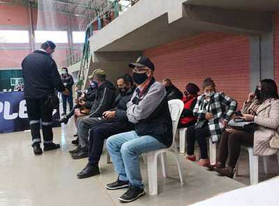 Escasa concurrencia para recibir segunda las dosis anticovid en vacunatorios de Alto Paraná - La Clave
