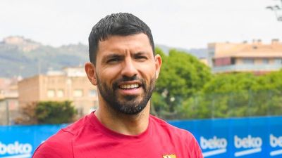Sergio Agüero se entrena por primera vez con el Barcelona
