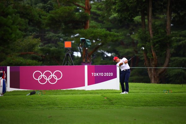 Zanotti remonta y escala en una segunda ronda de golf marcada por la lluvia