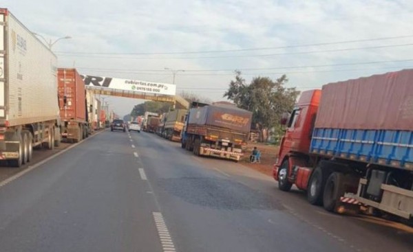 Camioneros en paro vuelven a agredir a colegas que no se adhieren