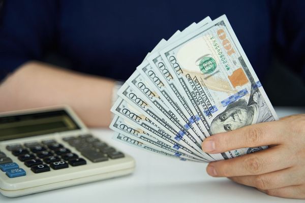 Mayor cotización del dólar alienta ahorros en moneda extranjera - MarketData