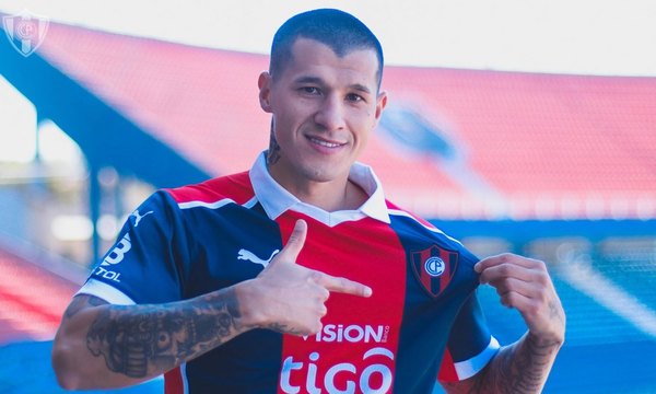 Alan Benítez, presentado oficialmente como nuevo jugador de Cerro