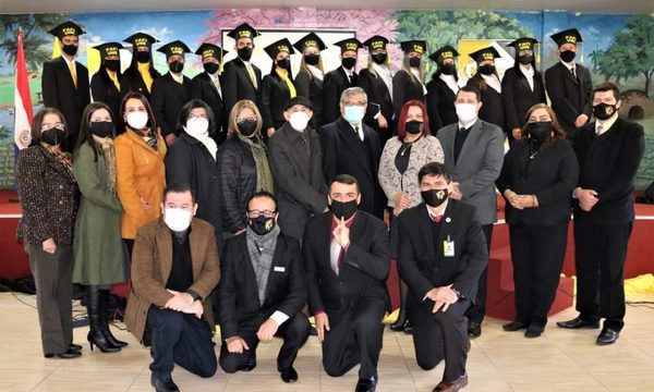 15 estudiantes egresan en Ciencias de la Educación