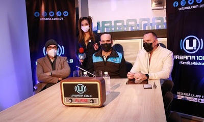 "Vive la vida XL" mostró la firma de contrato con Diego Jansen | Telefuturo
