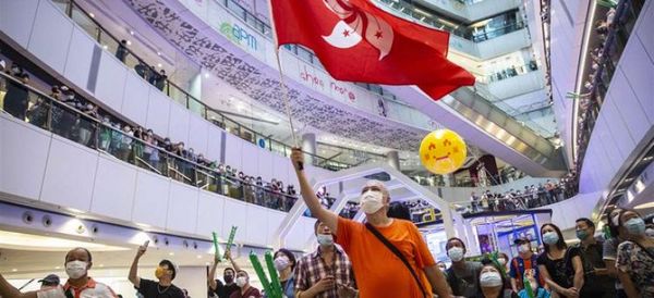 Policía de Hong Kong detiene a un hombre que abucheó el himno chino durante los Juegos Olímpicos